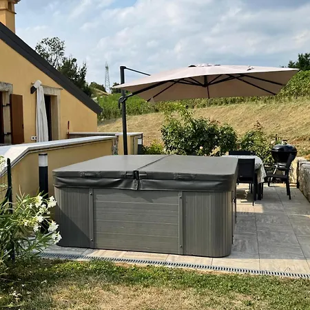 Corte Busola Jacuzzi Riscaldata Uso Esclusivo Ad Un Passo Da Apartmán *