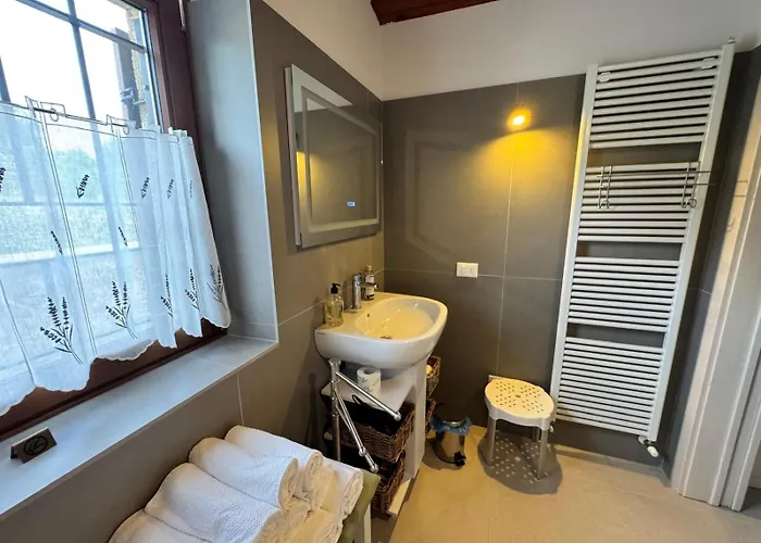 Corte Busola Jacuzzi Riscaldata Uso Esclusivo Ad Un Passo Da *