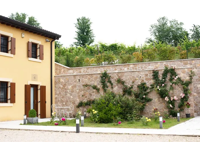 Corte Busola Jacuzzi Riscaldata Uso Esclusivo Ad Un Passo Da アパート