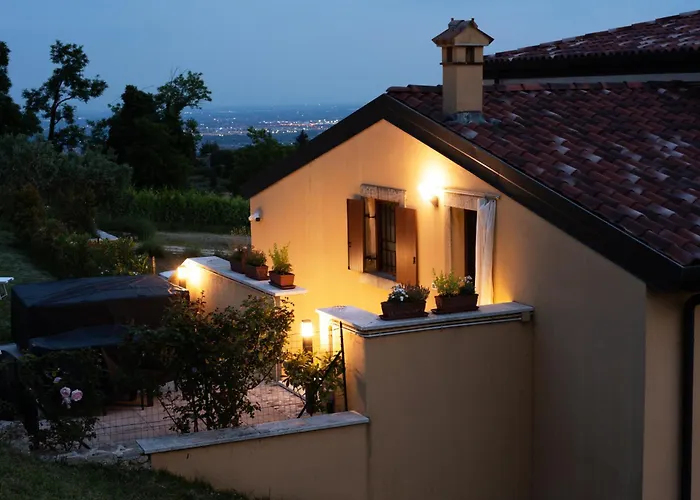 Corte Busola Jacuzzi Riscaldata Uso Esclusivo Ad Un Passo Da アパート ヴェローナ