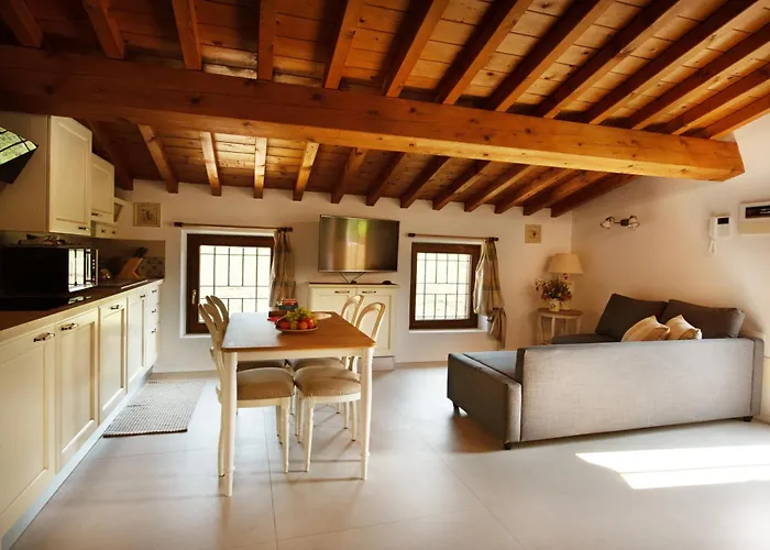 Corte Busola Jacuzzi Riscaldata Uso Esclusivo Ad Un Passo Da ヴェローナ