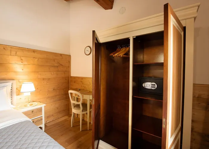 Corte Busola Jacuzzi Riscaldata Uso Esclusivo Ad Un Passo Da